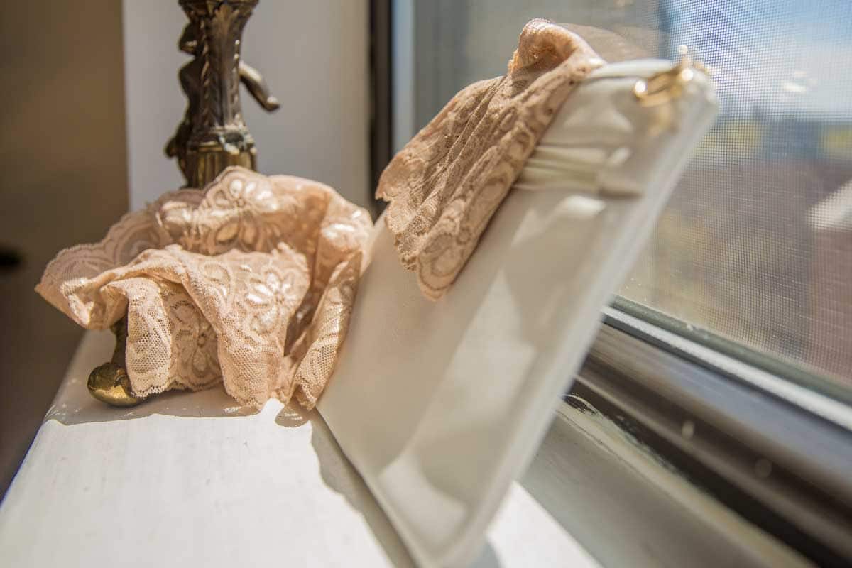 Bandelettes carry pouch